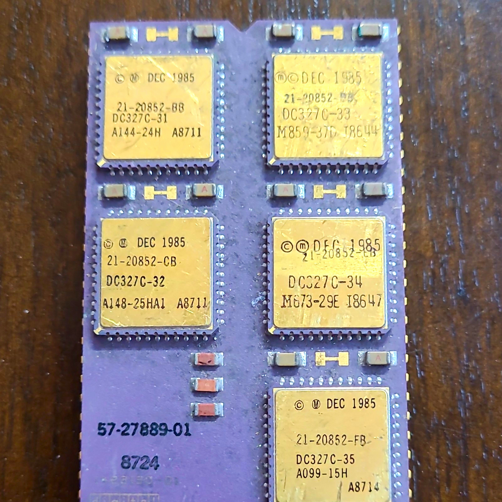 DEC Vintage Module/Board Collectable Vintage chip - 1 BROKEN LEG (BO)