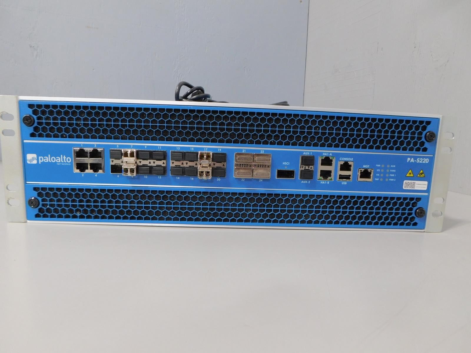 PALO ALTO PA-5220 NETWORK SECURITY APPLIANCE FIREWALL w/ DRIVES