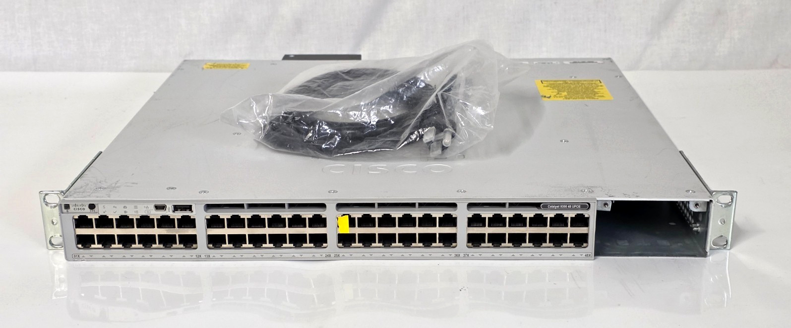 AS-IS Cisco C9300-48U-E 48 Port Gigabit UPOE Network Essentials SN FJC2435U0BA AS-IS Cisco C9300-48U-E 48 Port Gigabit UPOE Network Essentials SN FJC2435U0BA